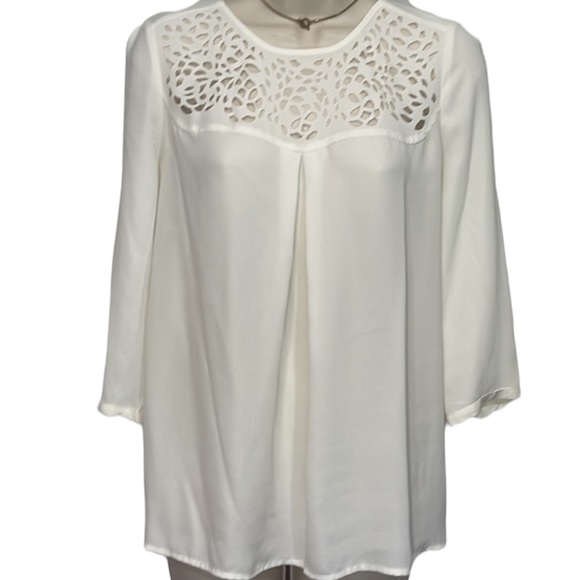 Anthro HD in Paris Laser Cut Cream Dara Blouse - Picture 4 of 7